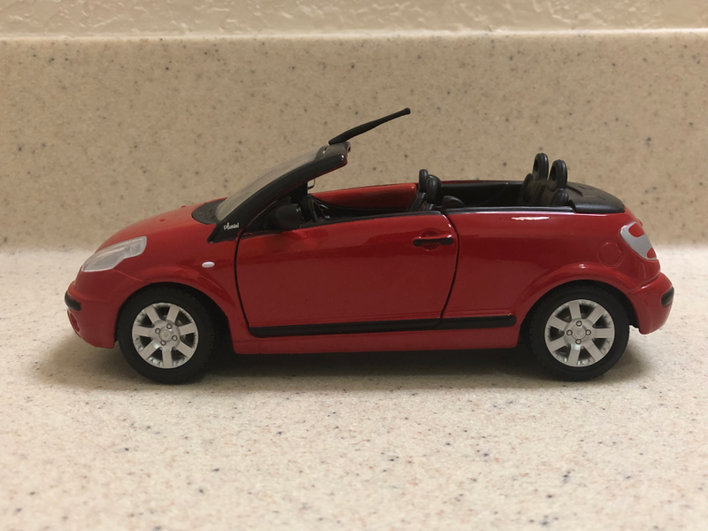 Illustration for article titled Bburago 1/24 Citroen C3 Pluriel